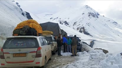 himachal news: tourist in rohtang permit to 1200 vehicles everyday