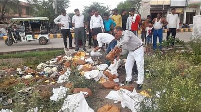 Food Department team caught several quintals of spoiled peda and milk cake during raid in Mathura