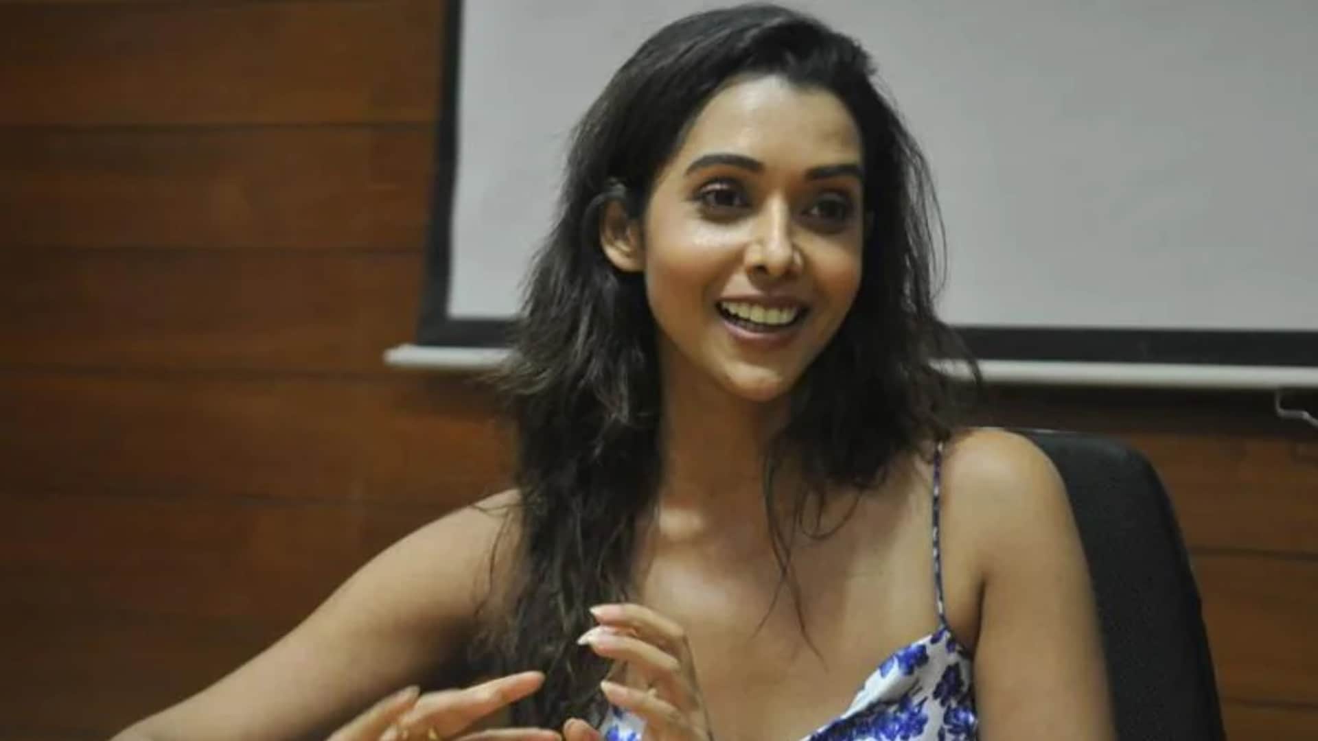 Anupriya Goenka Reveals Saif Ali Khan was more conscious than her shooting intimate scene in Sacred Games