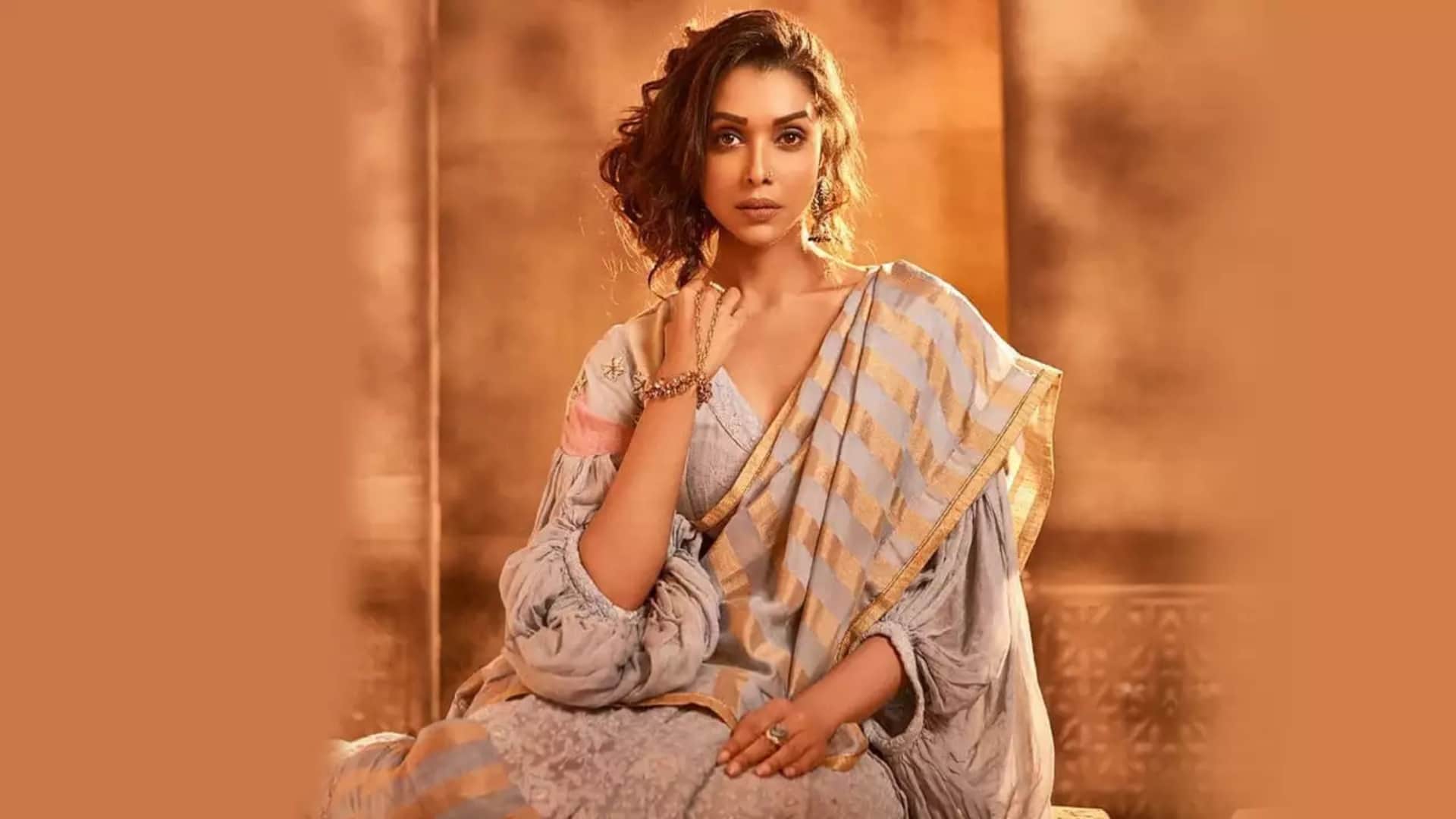 Anupriya Goenka Reveals Saif Ali Khan was more conscious than her shooting intimate scene in Sacred Games