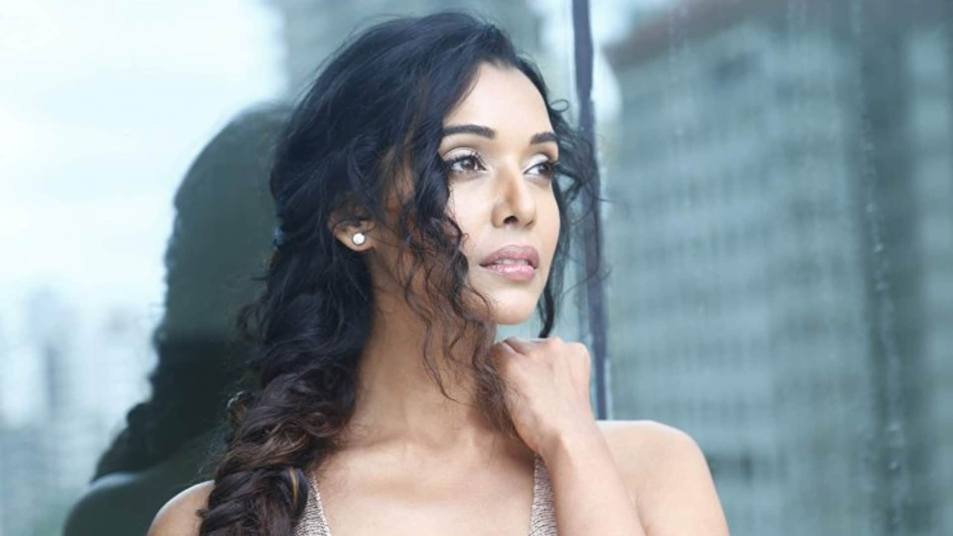 Anupriya Goenka Reveals Saif Ali Khan was more conscious than her shooting intimate scene in Sacred Games