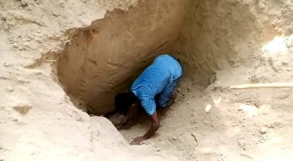 Bihar: Father strangles two-year-old girl to death in dispute between husband and wife in Samastipur