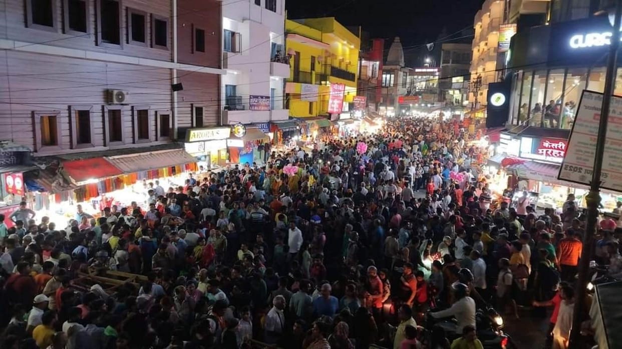 Weekend Highway jam in Rishikesh Haridwar mussoorie huge crowd of tourists Uttarakhand Watch photos