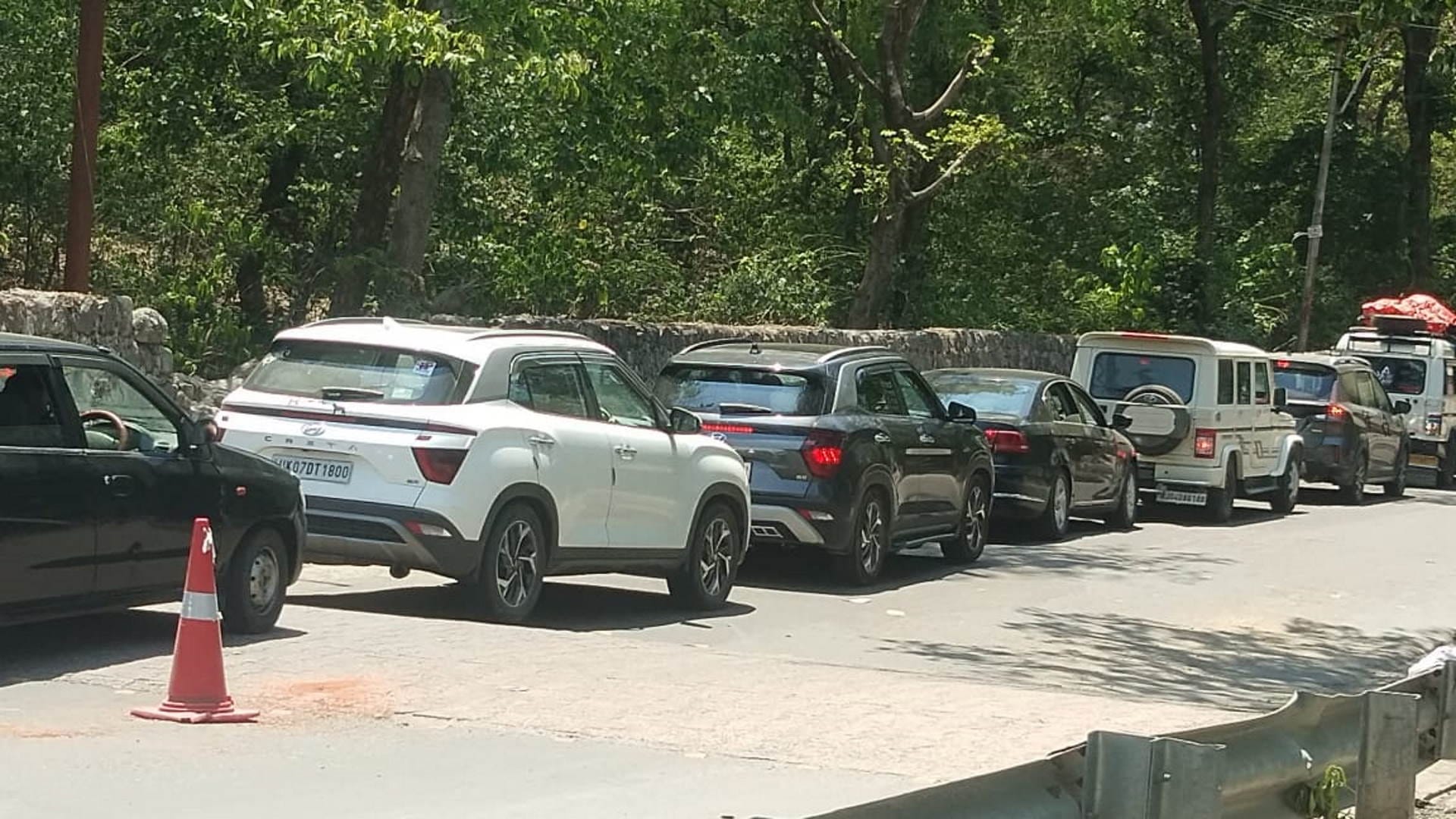 Weekend Highway jam in Rishikesh Haridwar mussoorie huge crowd of tourists Uttarakhand Watch photos
