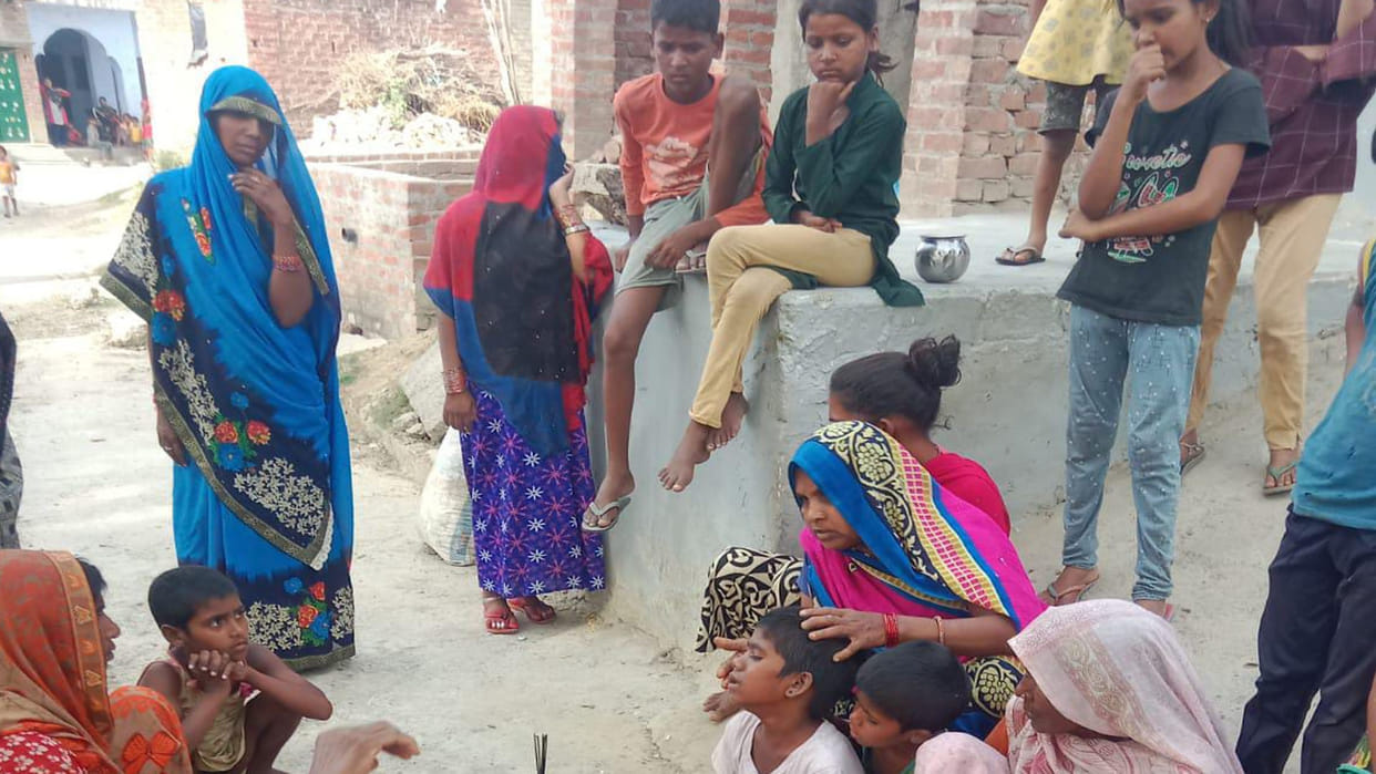 Hardoi: Three girls drowned in the pond while taking bath, two died