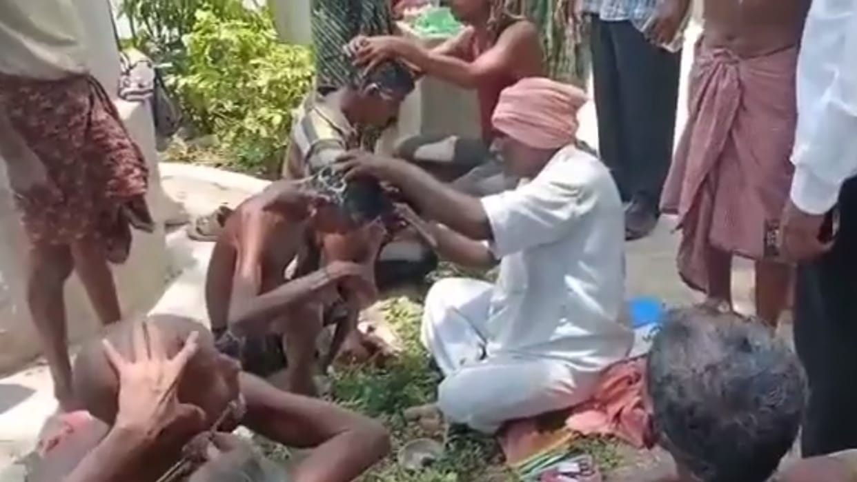 Villagers did mass mundan in balasore for Odisha Train Accident victims peace of souls