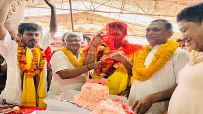 Tej Pratap celebrated father Lalu Prasad Yadav birthday at Ladli ji temple In Mathura