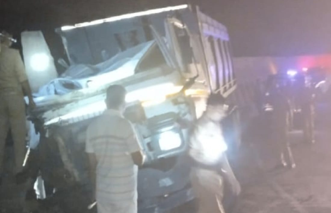 Truck collided with divider in Drummondganj valley driver and helper died trying to save themselves