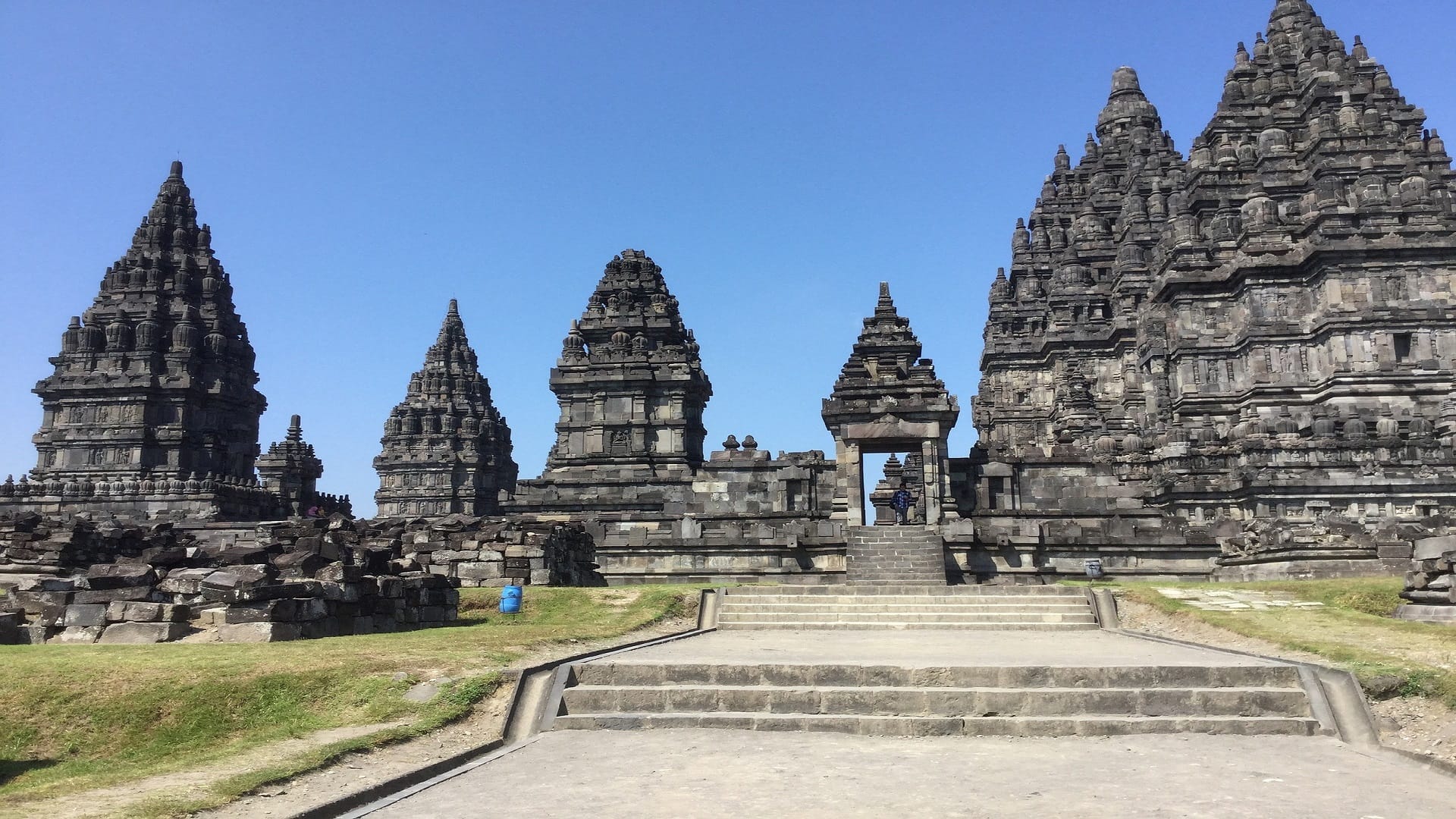 Visit Unique Hindu Temple in Indonesia Famous Temples know history Journey Plan