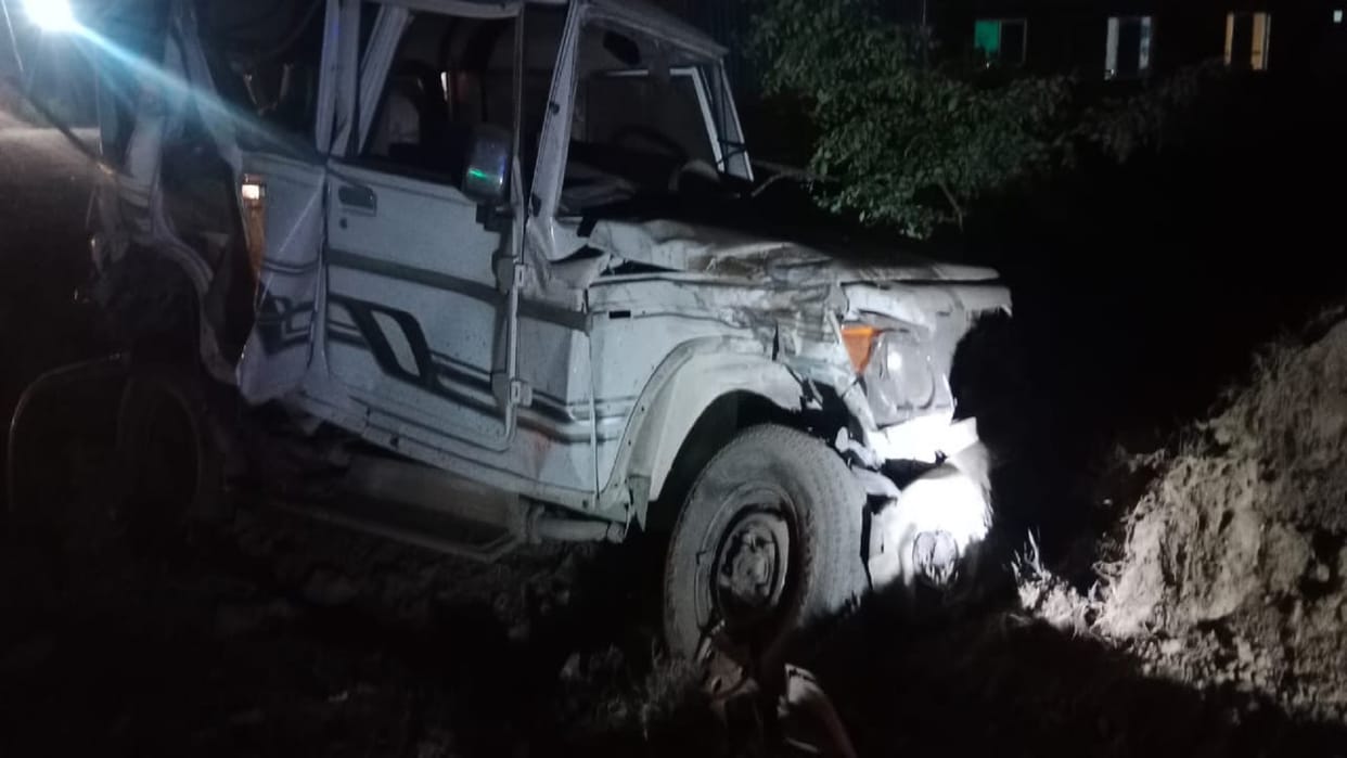 Big Road accident in Kushinagar uncontrollable container trampled three youths