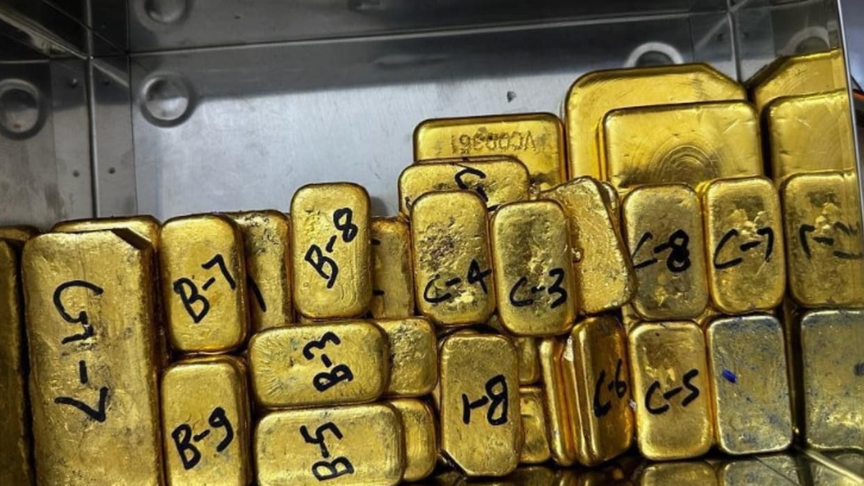 Customs team arrested two smugglers with 12.57 kg gold from Patna Railway Station
