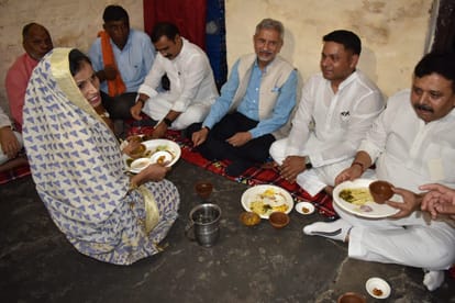 G20 in Varanasi 2023 External Affairs Minister S Jaishankar Breakfast at Dalit Booth President Residence