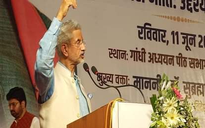 वाराणसी के काशी विद्यापीठ में विदेश मंंत्री एस जयशंकर