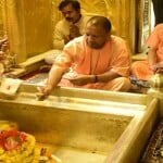 काशी विश्वनाथ मंदिर में सीएम योगी