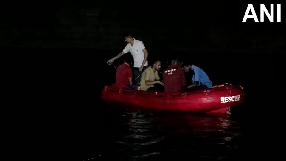 Two people who went to bathe in the Blue Water Lake in Raipur died after drowning