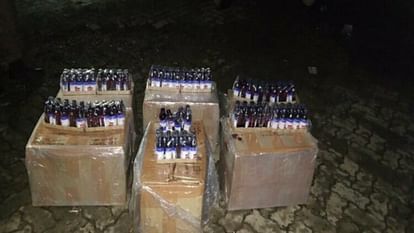 Assam: पुलिस ने जब्त की कोडीन फॉस्फेट की 780 बोतल, जानिए क्यों हैं ये सीरप खतरनाक Assam police seize 780 bottles of codeine phosphate syrup karimganj know why its ban