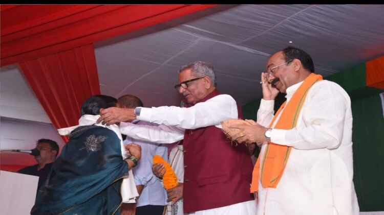 छत्तीसगढ़: 1500 लोगों ने थामा बीजेपी का दामन; धमतरी, राजिम, महासमुंद में प्रभारी ओम माथुर ने कराया प्रवेश