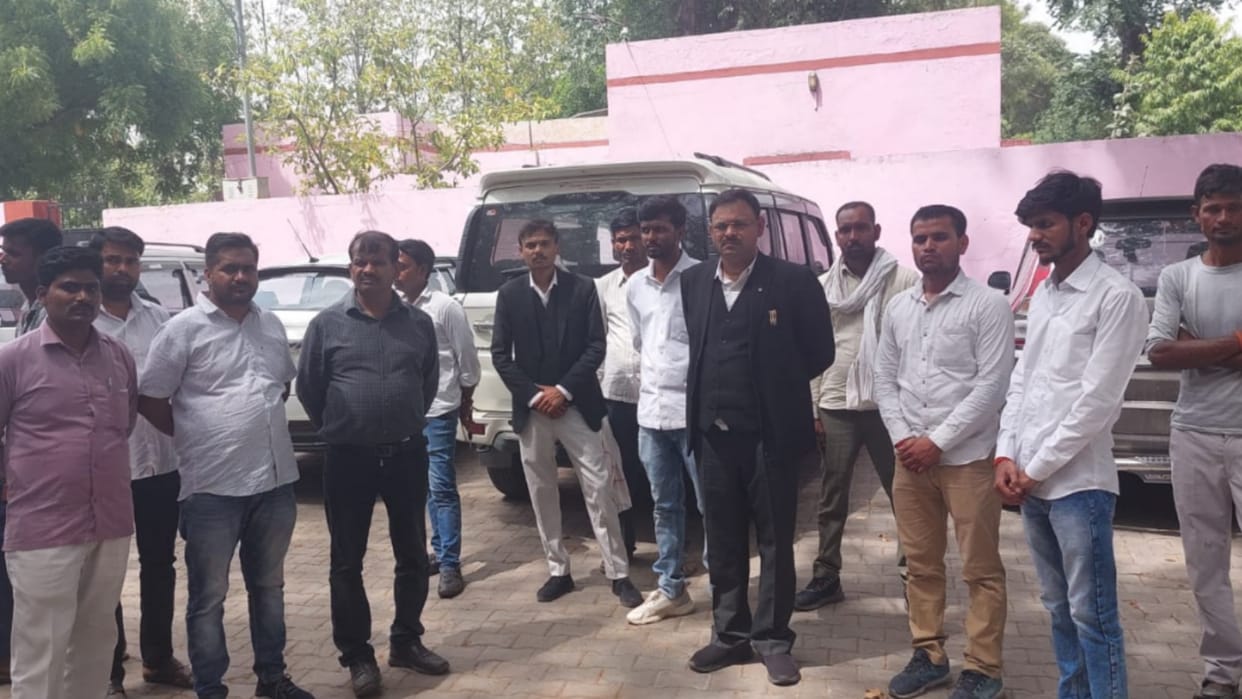 A lawyer died in an accident in Barabanki.