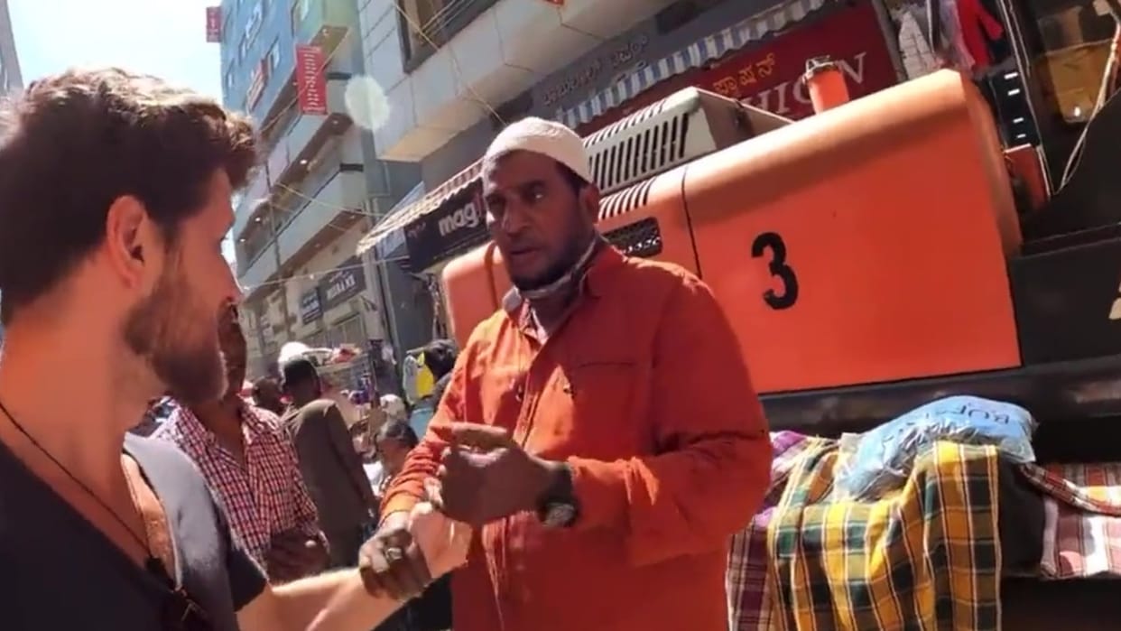 dutch vlogger pedro mota manhandled in bengluru raod chor bazar video karnataka police registered case