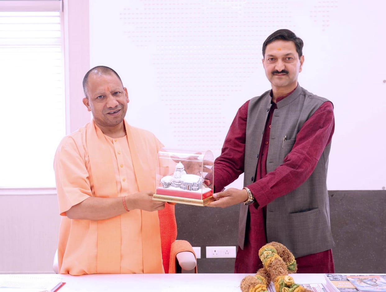 UP CM Yogi Adityanath invited to visit Chardham Yatra Uttarakhand news in hindi