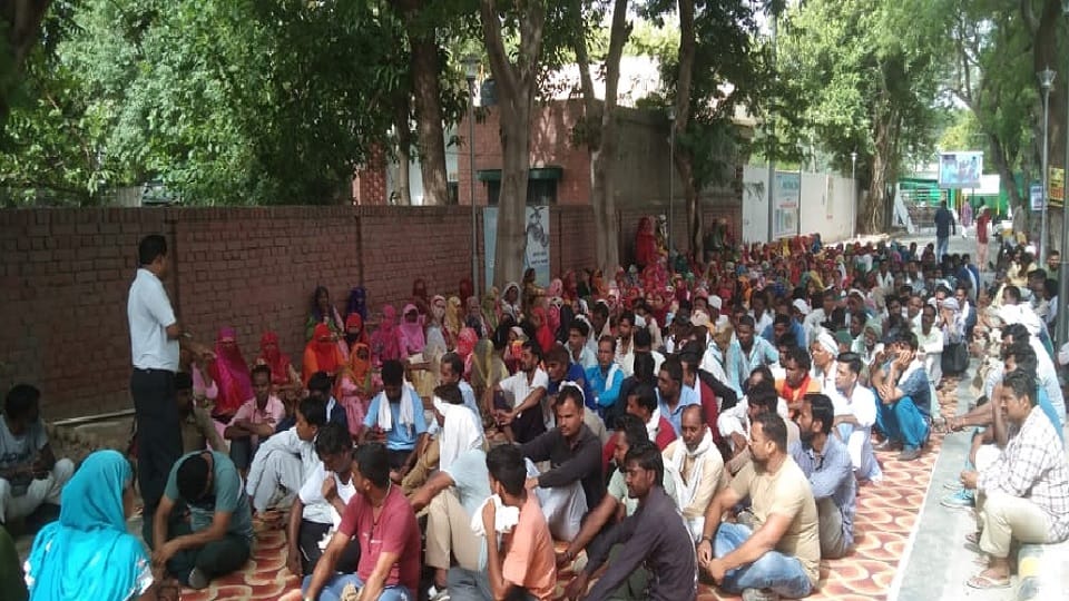 Hisar Municipal Corporation employees on strike, cleaning system affected in city