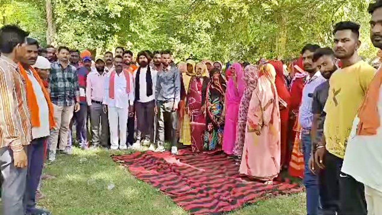 Broom down strike of cleaning workers of Sawai Madhopur Municipal Council