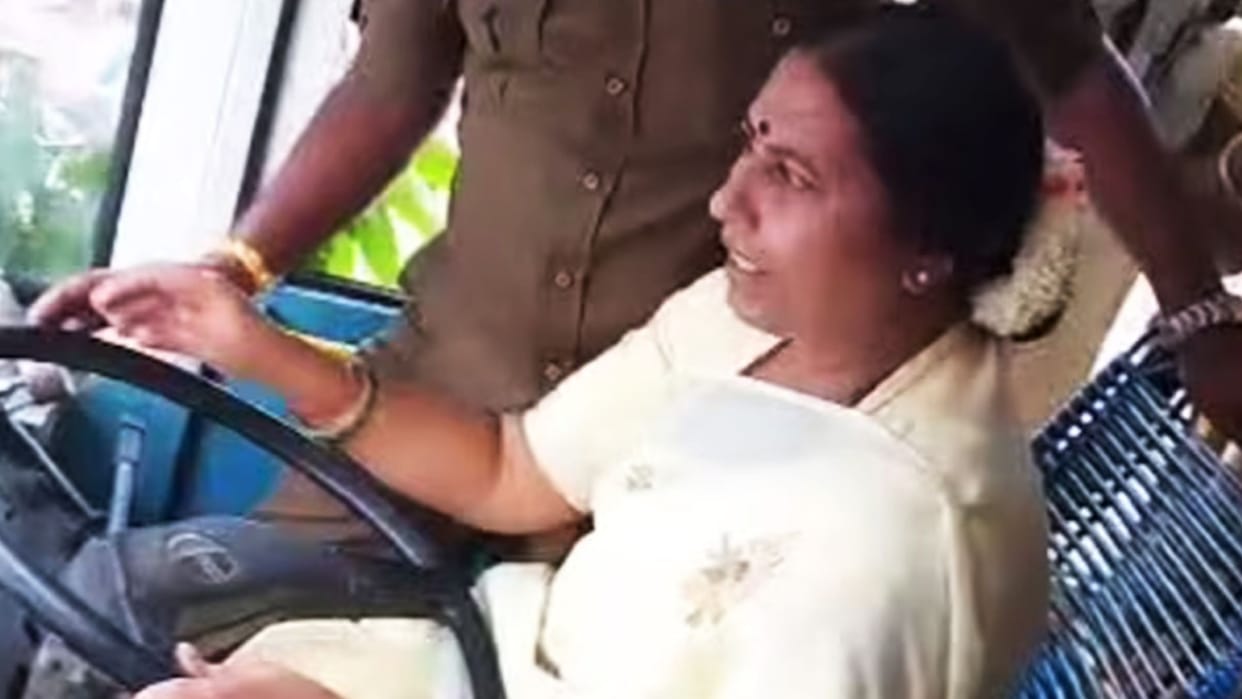 Karnataka Congress MLA Roopkala accidentally hits parked cars during Stree Shakti Yojana launch