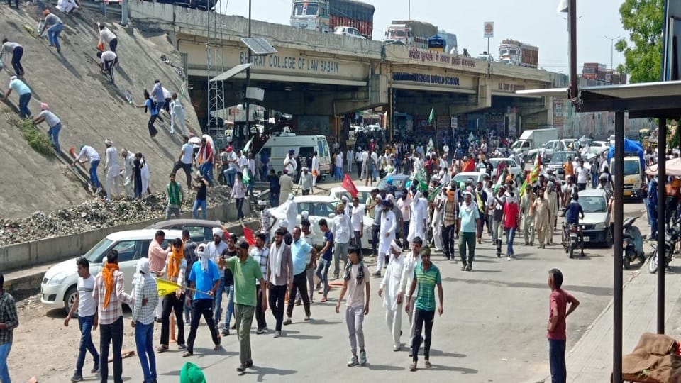 Effect of Kisan Andolan in Kurukshetra, Trouble jam for truck drivers