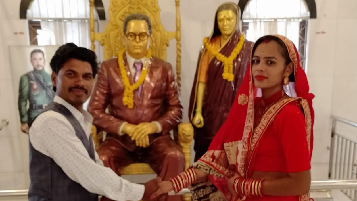 Ek Vivah Aisa Bhi: AAP leader living in Livein got married considering the Constitution as a witness