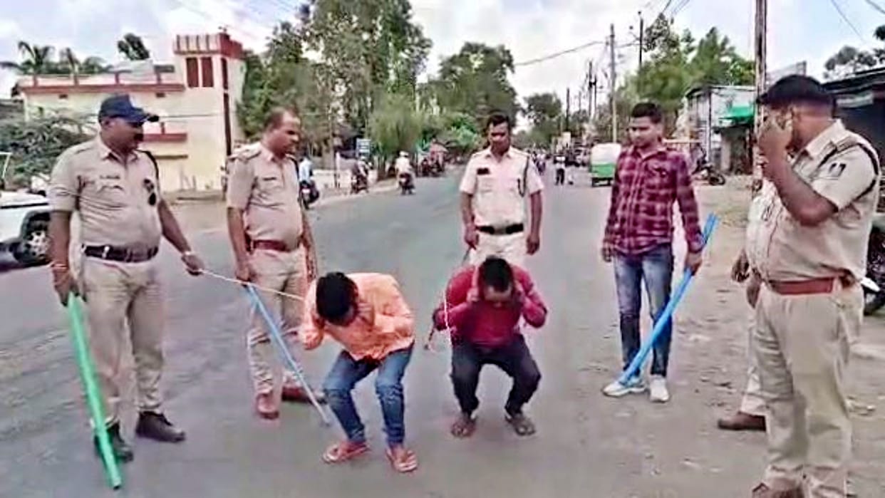Two accused arrested for breaking glass of vehicles in Ujjain