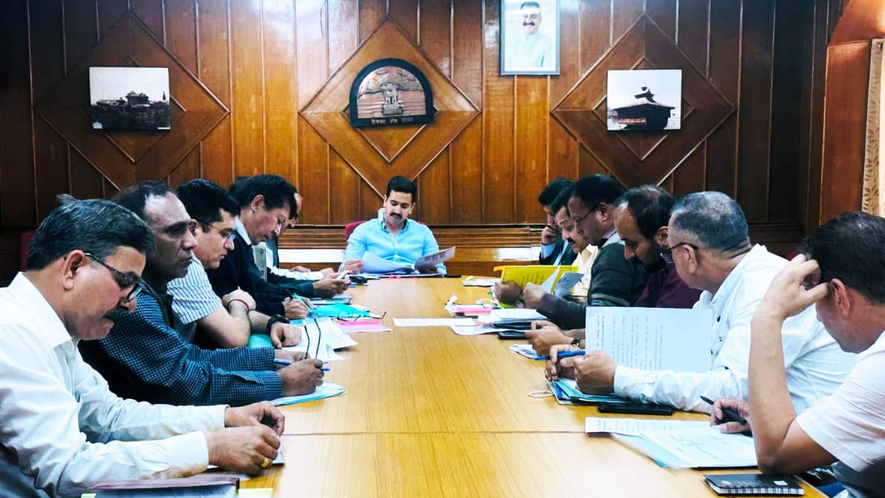 PWD Minister Vikramaditya Singh assures better roads during the apple season