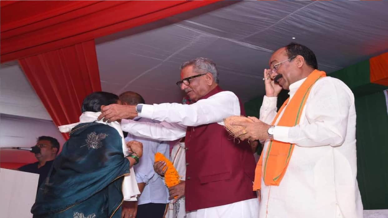 1500 people joined Chhattisgarh BJP, Om Mathur got entry in Dhamtari, Rajim, Mahasamund
