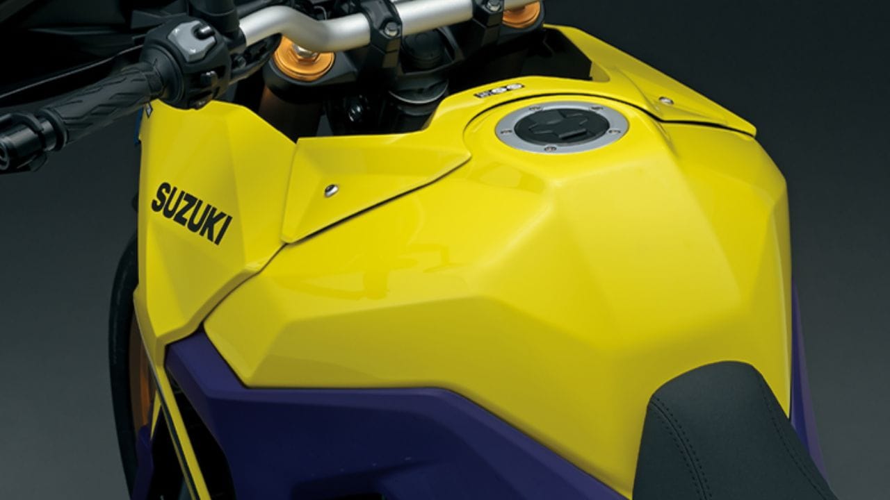 suzuki v-strom 800 de adventure touring bike spotted testing in india, may launch this year