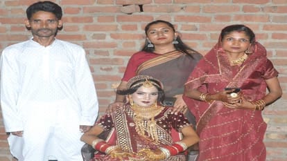 तान्या और उसके परिवार के साथ समयुन खान