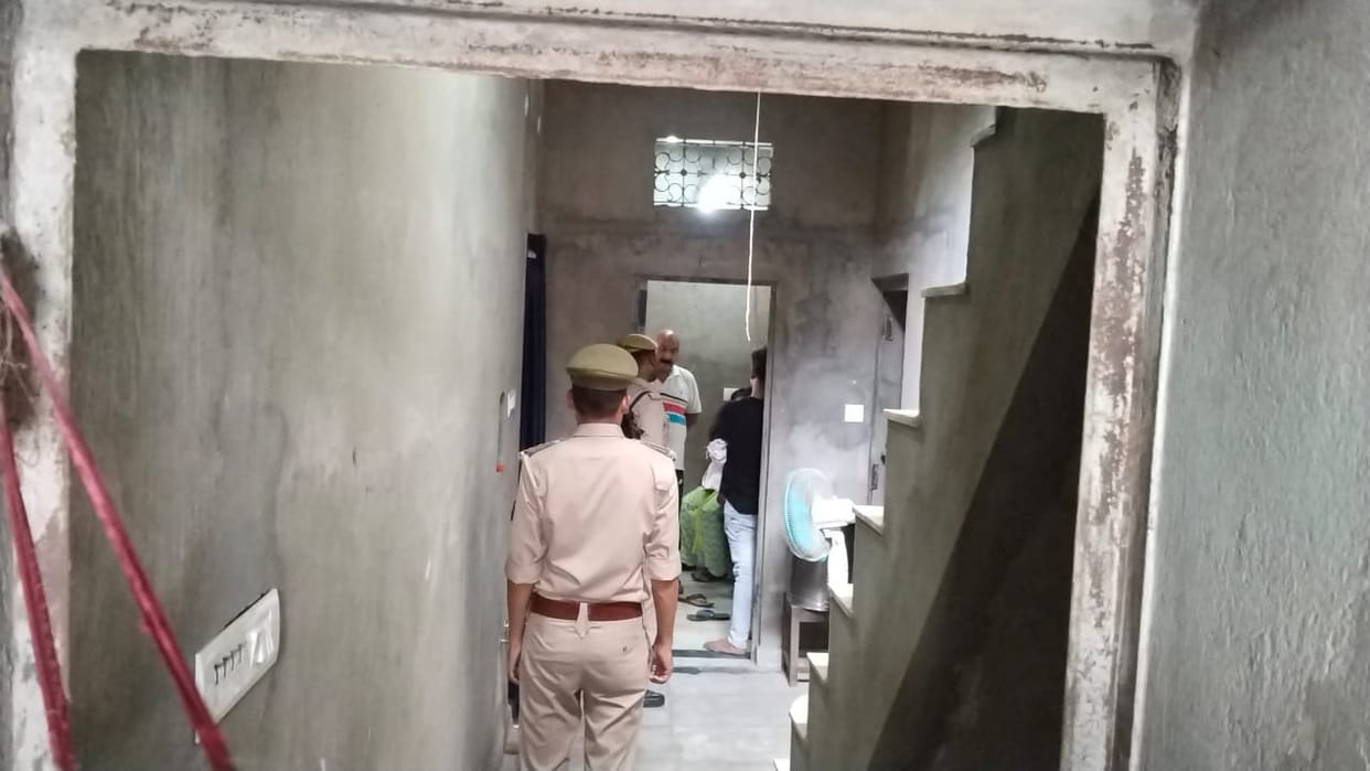 History sheeter committed suicide by hanging himself in varanasi