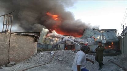 Fierce fire broke out in godown of Prem Mandir in Vrindavan