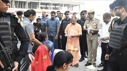 CM Yogi listened to complaint in Janta Darbar at Gorakhpur