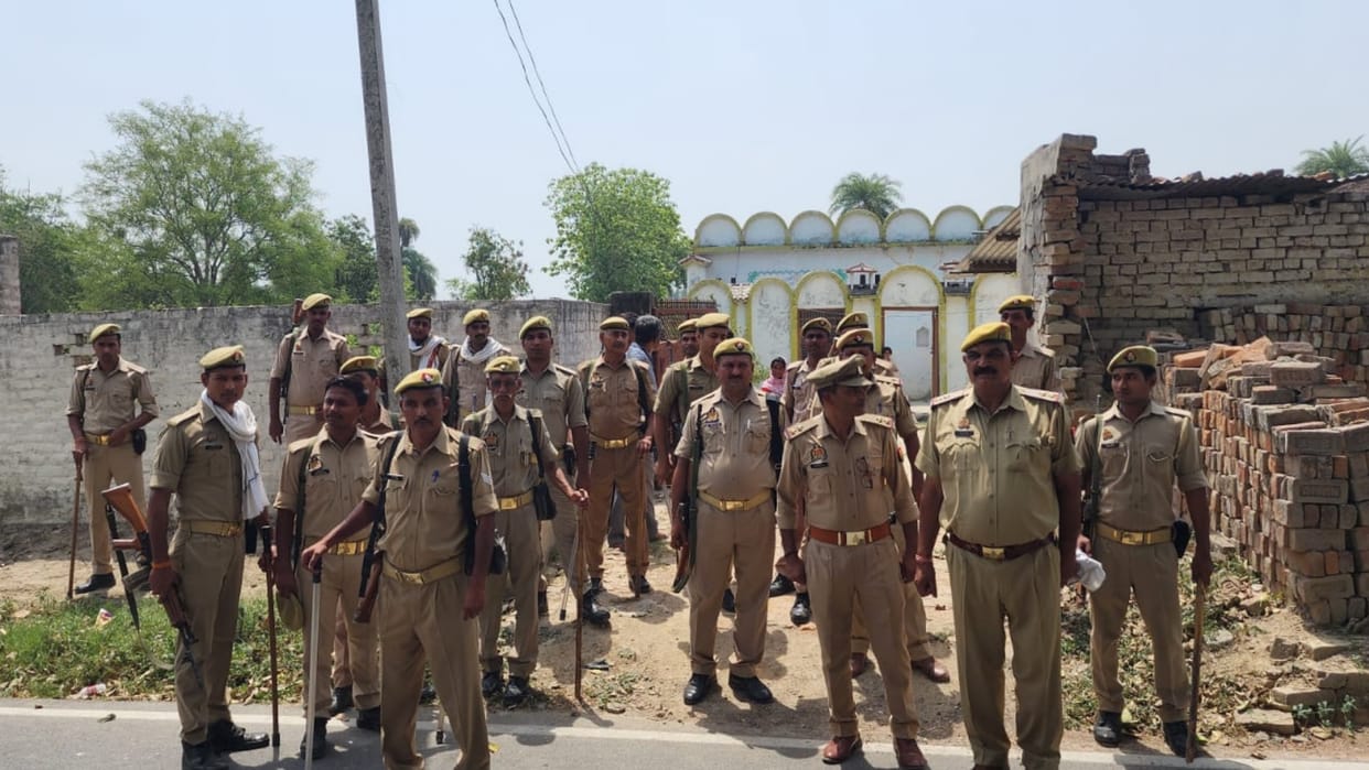 Khan Mubarak dead body brought to Ambedkarnagar.