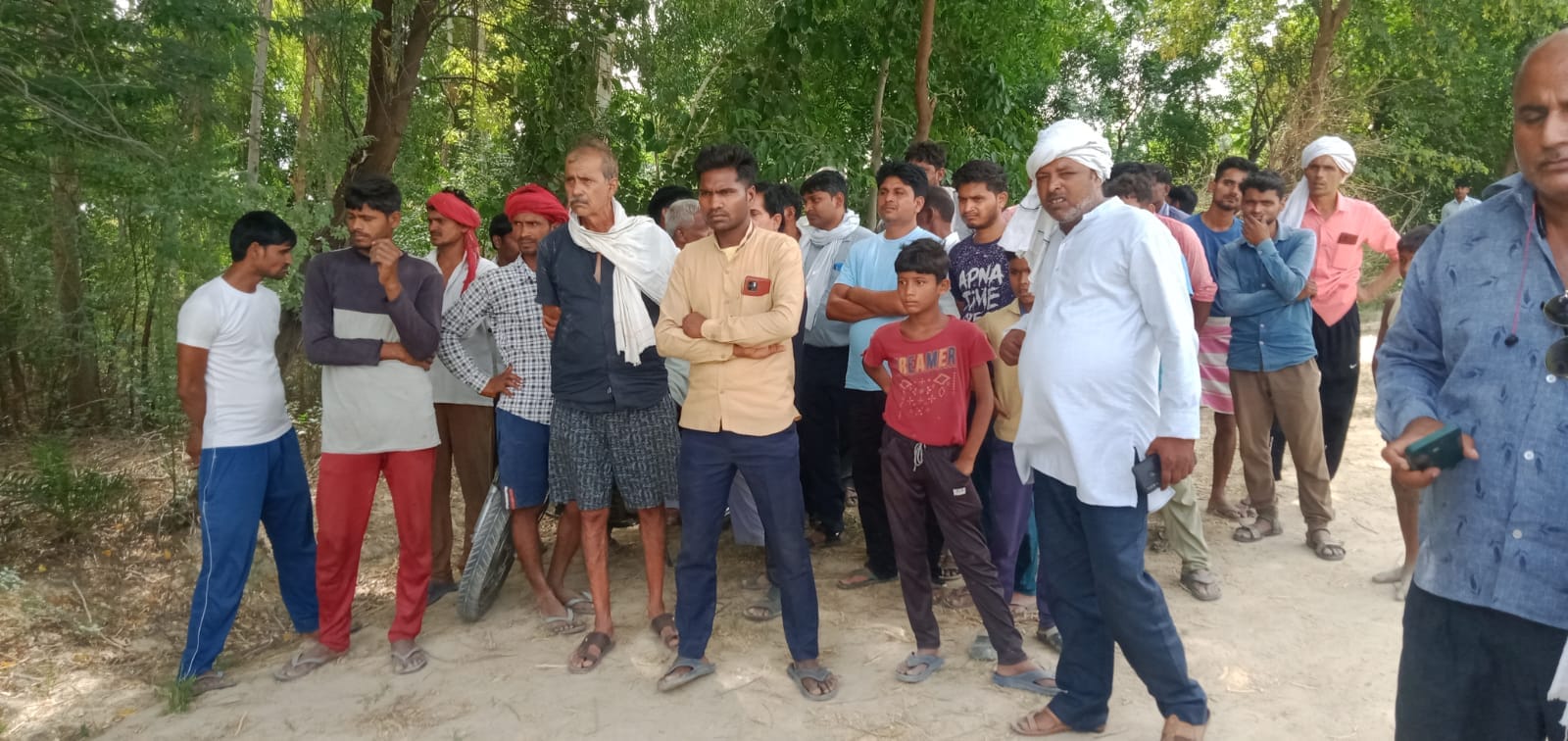 Lover killed girl in Farrukhabad, throat hurt and blood was coming out of mouth, Police engaged in investigati