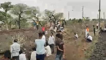 घटना स्थल पर मौजूद लोग