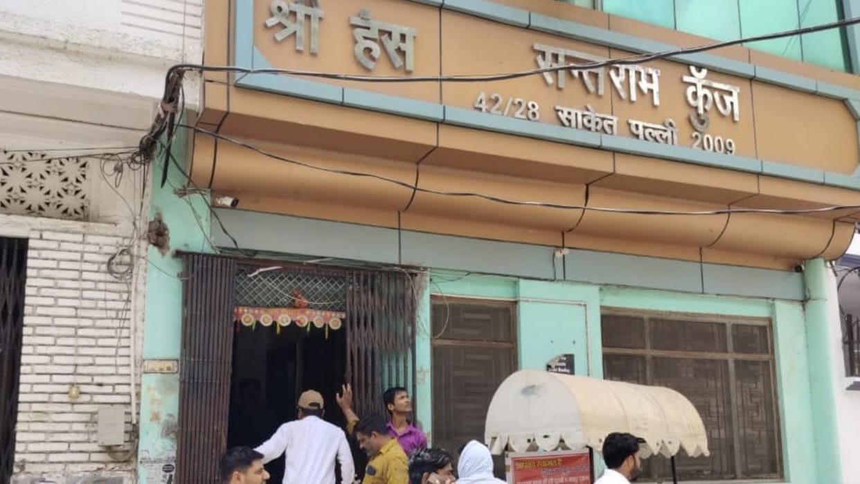 Electricity theft in famous Dahi Bada Wala house in Lucknow.