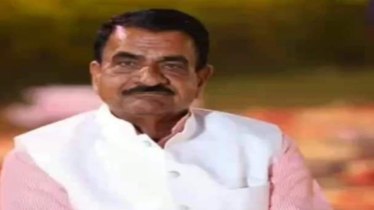 MP Politics Jyotiraditya Scindia supporter leader Baijnath Singh Yadav resigns from BJP
