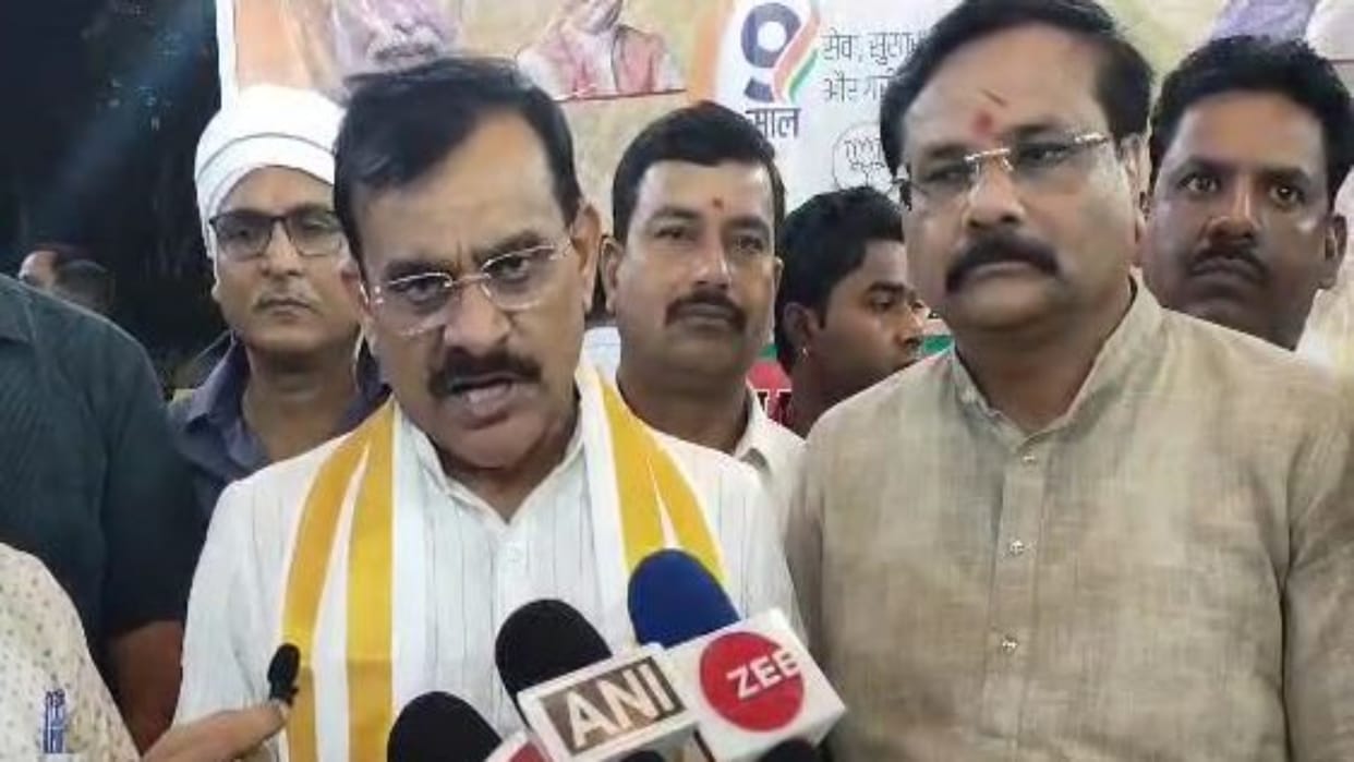 MP Politics VD Sharma in Tiffin meeting Says Will form government by getting more than 200 seats