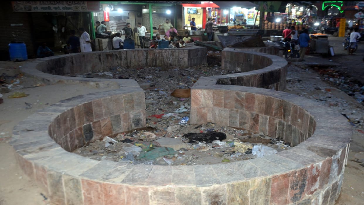 Meerut: Nagar Nigam spent many lakhs on the fountains of parks but did not act on the theft of goods
