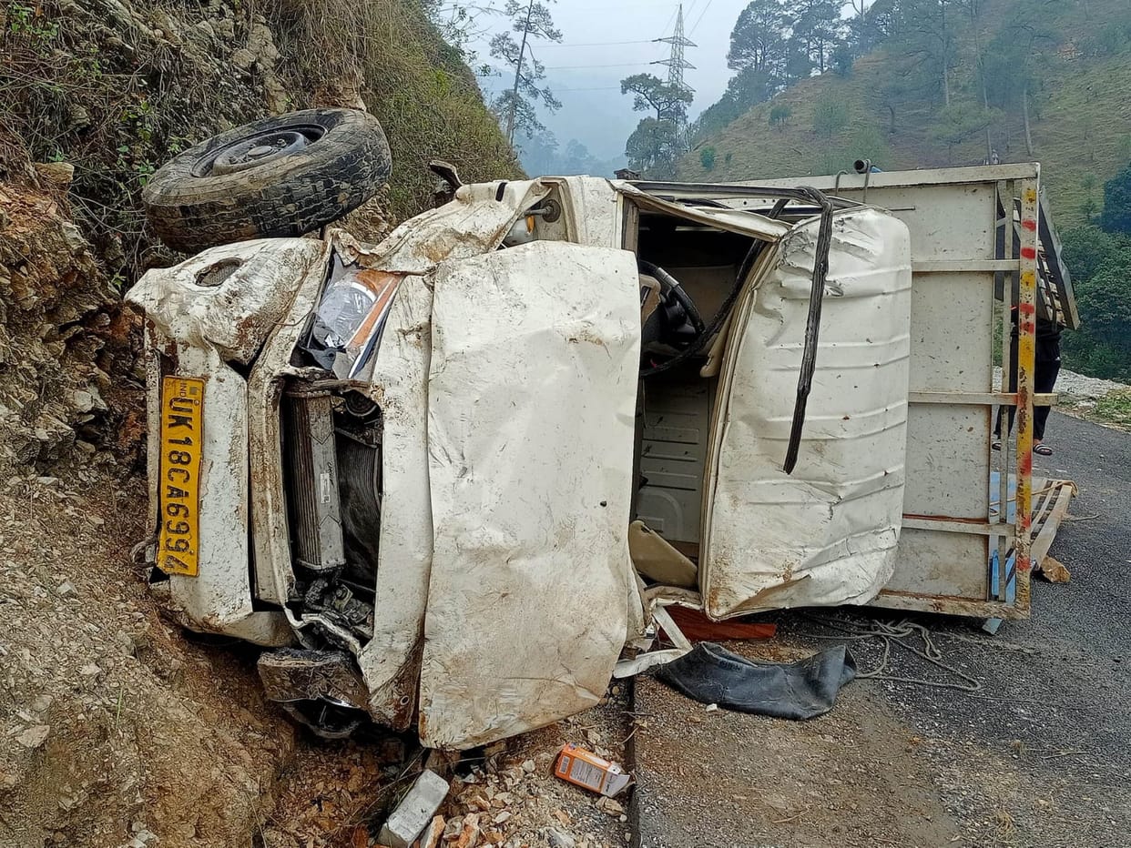 Road accident on Bageshwar Girechina motorway three people died three injured Uttarakhand news in Hindi