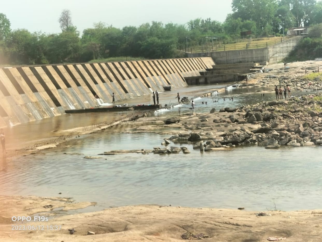 Shahdol News: Youth drowned in water while extracting coal, police claims – went to bathe