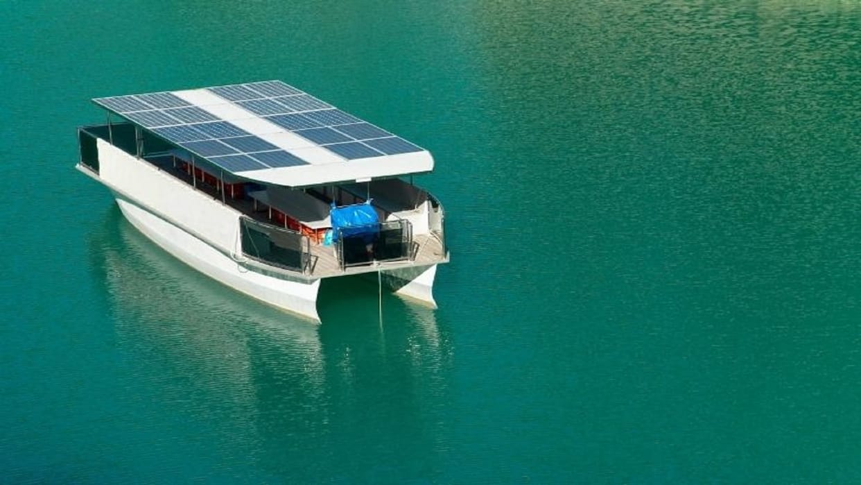 30 seater solar boat will run in Ayodhya and Varanasi.