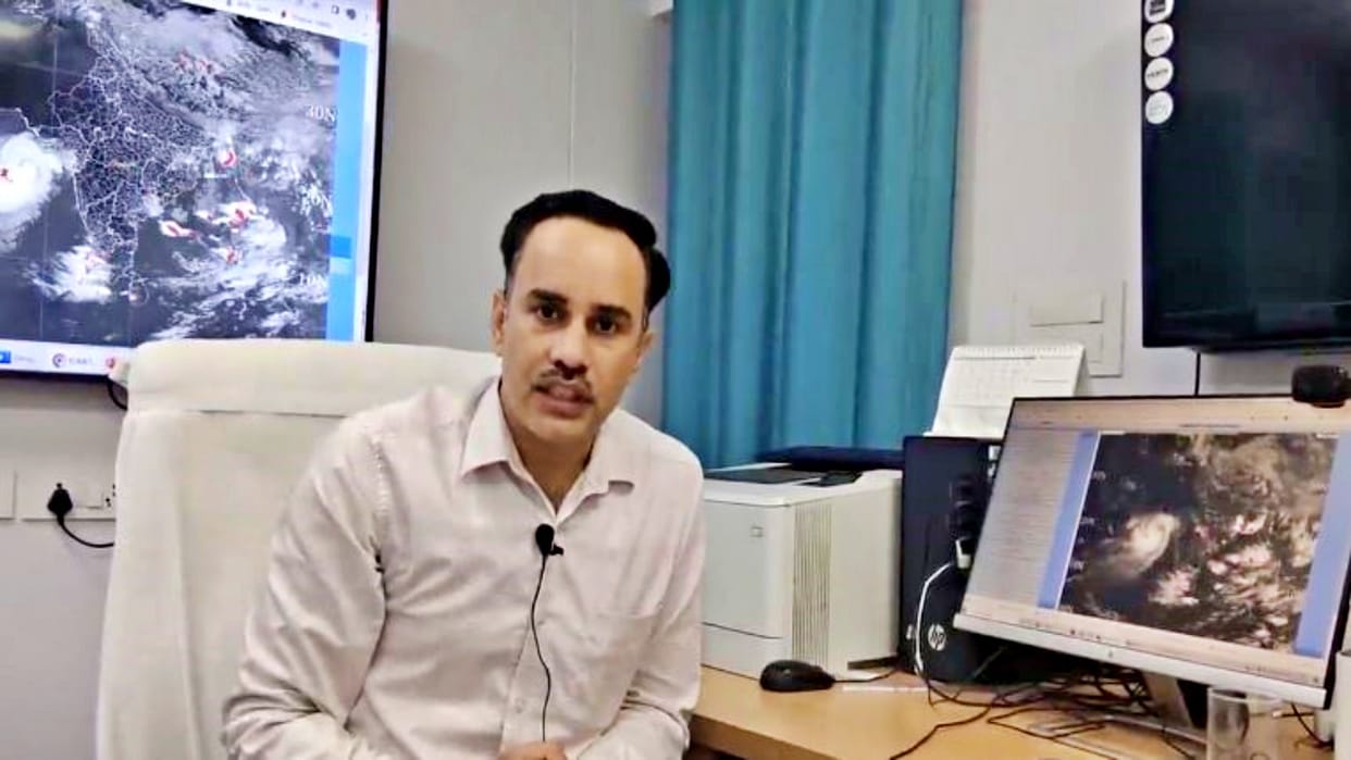 Red alert of cyclonic storm Biparjoy in Rajasthan