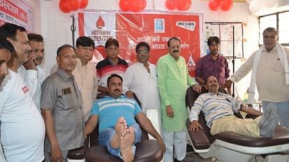 44 blood donors donated blood for the sake of human service