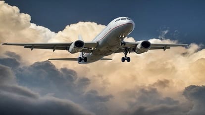 Alaska Airlines pilot shut down engine in air co-pilot saved lives of 80 passengers